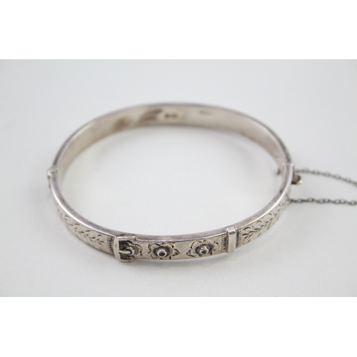 245 - Silver vintage bangle with buckle design