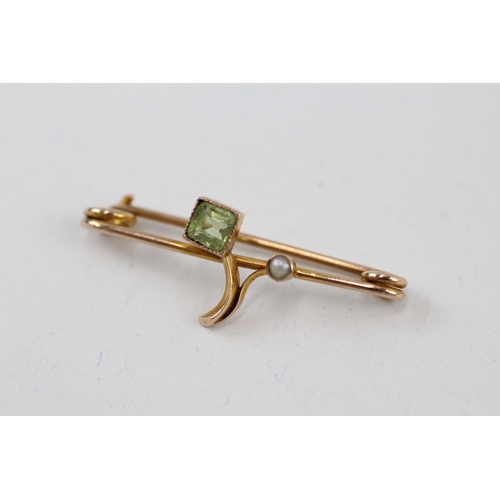 38 - 9ct gold Edwardian peridot & pearl brooch (1.4g)