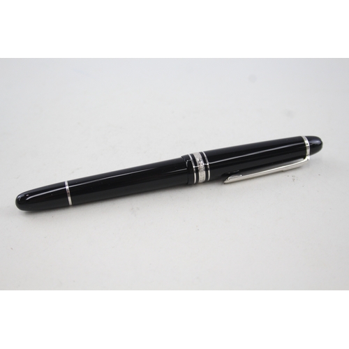 443 - Montblanc Meisterstuck Black Fountain Pen w/ 14ct White Gold Nib WRITING