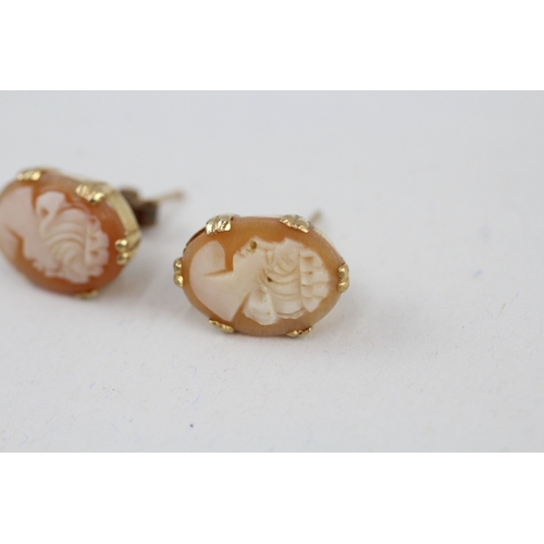 49 - 9ct gold shell cameo stud earrings (2.6g)