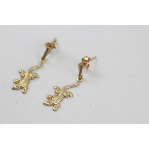 51 - 9ct gold lizard drop earrings (0.5g)