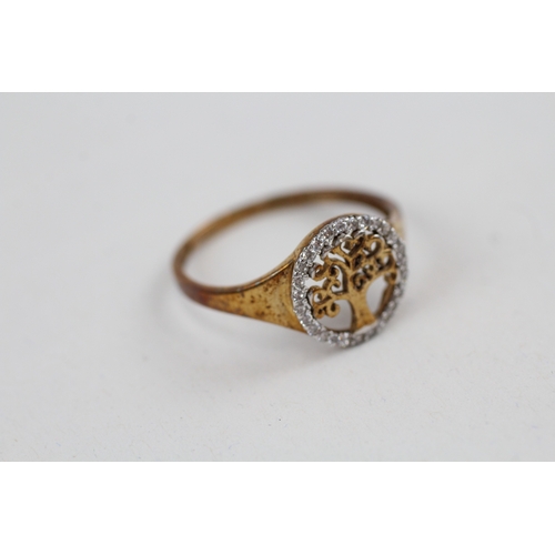 52 - 9ct gold cubic zirconia tree of life dress ring (1.4g) Size  R