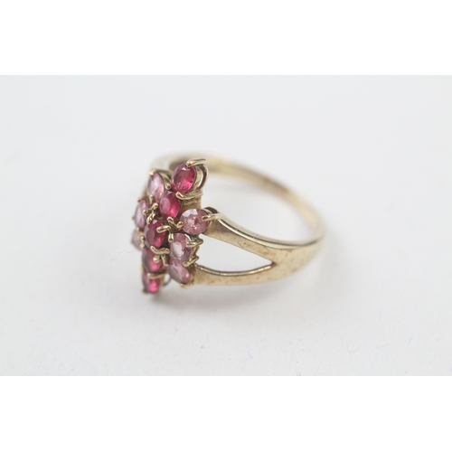 54 - 9ct gold ruby & pink sapphire cluster ring (4.1g) Size  S