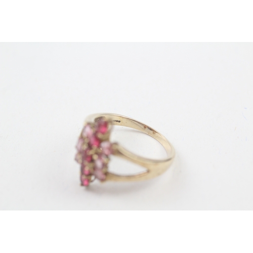 54 - 9ct gold ruby & pink sapphire cluster ring (4.1g) Size  S