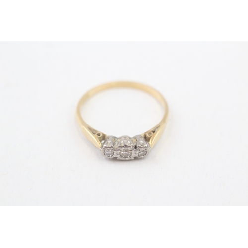 65 - 18ct gold mixed cut diamond three stone ring (2.5g) Size  Q