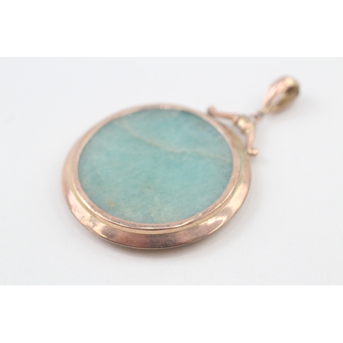 8 - 9ct gold amazonite round pendant (12.2g)