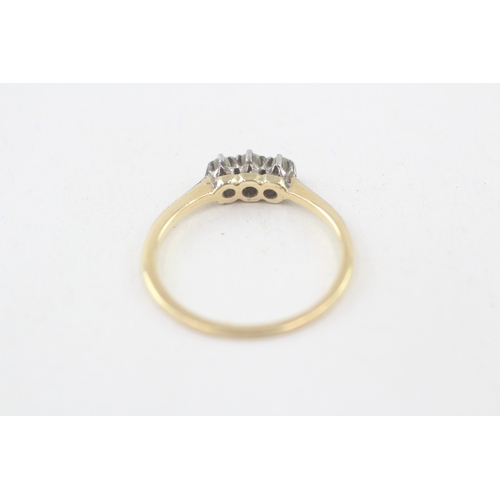 80 - 18ct gold diamond three stone ring (1.8g) Size  N