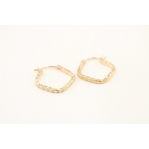 96 - 3x 9ct gold patterned hoop earrings (2.1g)