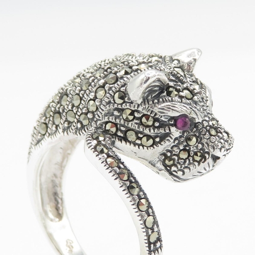 273 - Marquisate 925 Silver Red Gemstone Panther Ring Size X