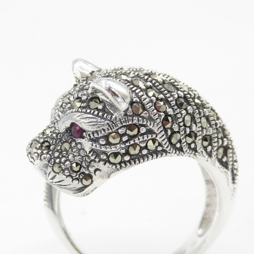 273 - Marquisate 925 Silver Red Gemstone Panther Ring Size X