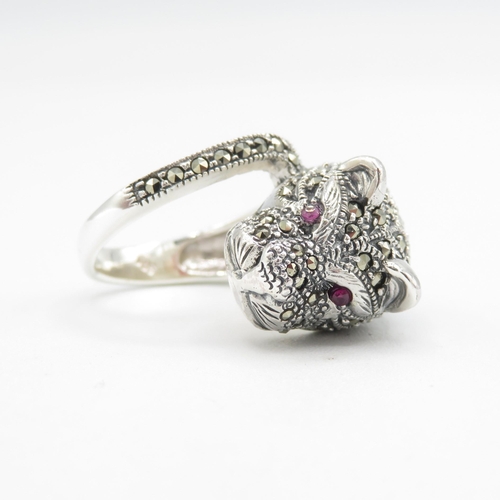 273 - Marquisate 925 Silver Red Gemstone Panther Ring Size X