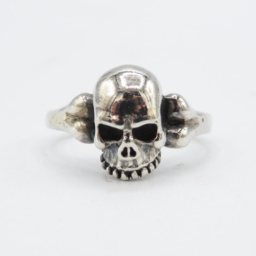 277 - HM 925 Sterling Silver skull ring (4g) In excellent condition