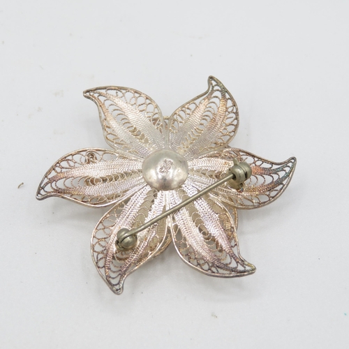 288 - Collection of filigree flower brooches (102g)