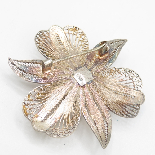 288 - Collection of filigree flower brooches (102g)