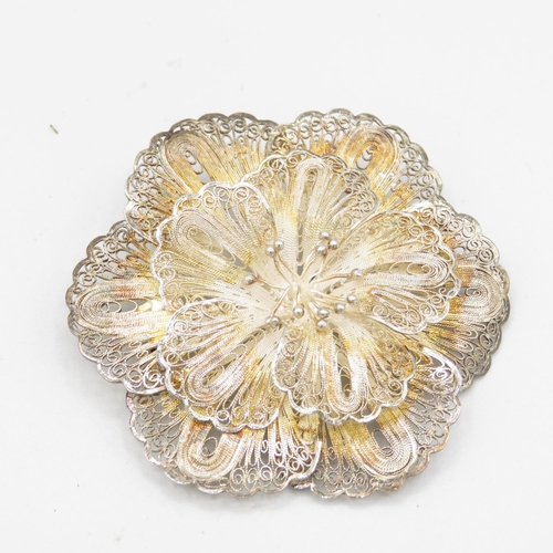 288 - Collection of filigree flower brooches (102g)