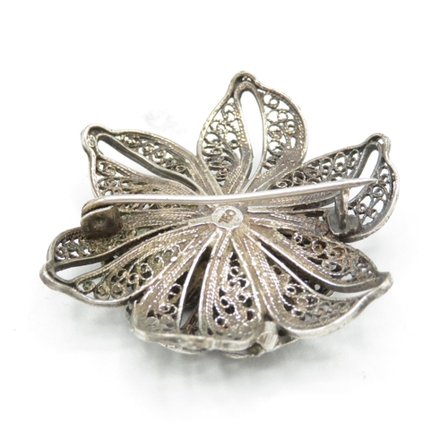 288 - Collection of filigree flower brooches (102g)