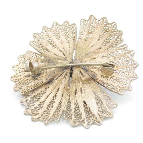 288 - Collection of filigree flower brooches (102g)