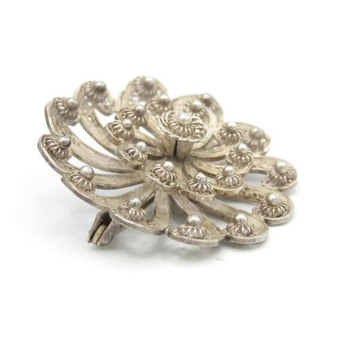 288 - Collection of filigree flower brooches (102g)