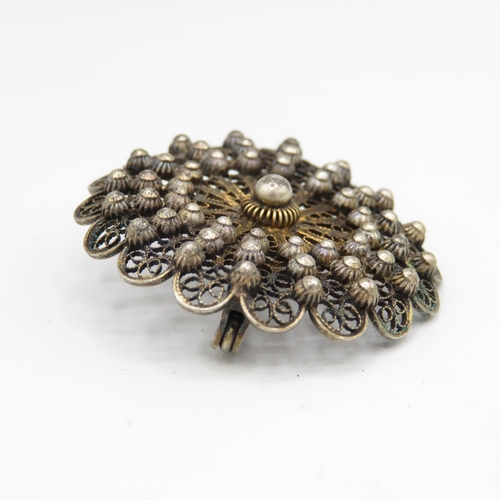 288 - Collection of filigree flower brooches (102g)