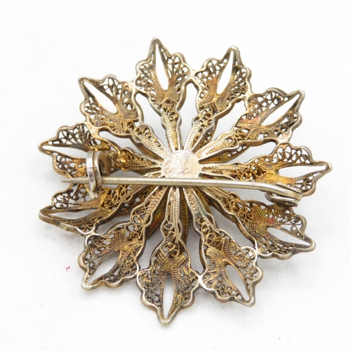 288 - Collection of filigree flower brooches (102g)