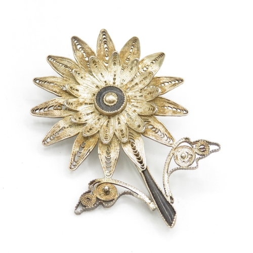 288 - Collection of filigree flower brooches (102g)