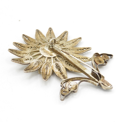 288 - Collection of filigree flower brooches (102g)