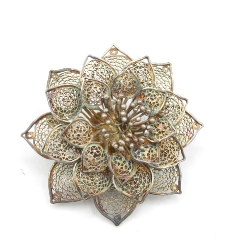 288 - Collection of filigree flower brooches (102g)