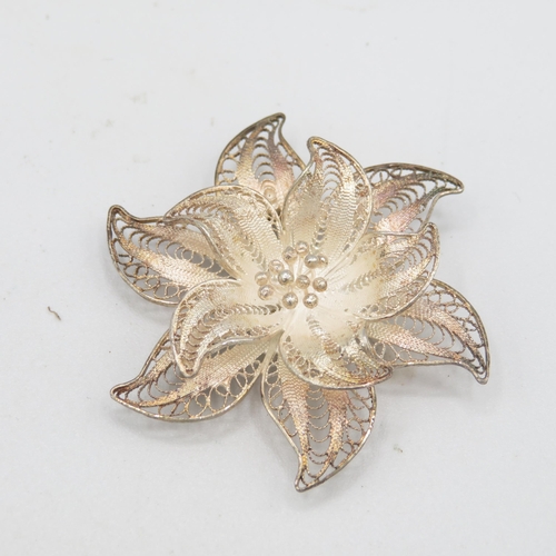 288 - Collection of filigree flower brooches (102g)