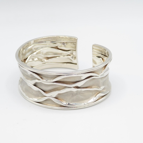 301 - 2 x HM silver cuff bangles (49.7g)