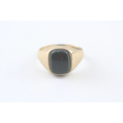 103 - 9ct gold vintage bloodstone signet ring (3.4g) Size  N