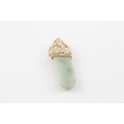 107 - 9ct gold jade pendant (3g)