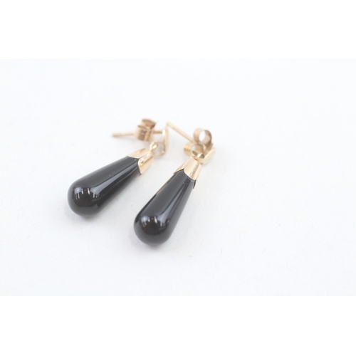 142 - 9ct gold vintage onyx drop earrings (1.9g)