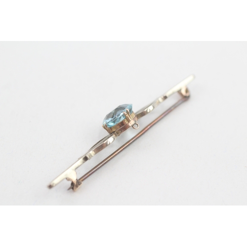 166 - 9ct gold antique aquamarine paste brooch (2.8g)