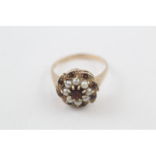 185 - 9ct gold vintage garnet & seed pearl dress ring (4g) Size  P