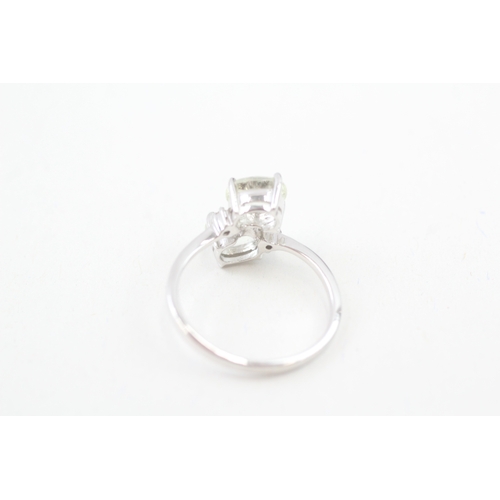 199 - 9ct white gold diamond & spodumene toi et moi ring (2.6g) Size  O