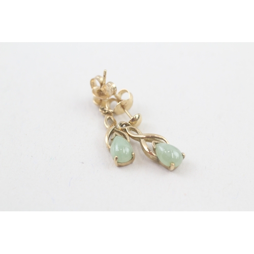 21 - 9ct gold jade drop earrings with scroll backs (2.2g)