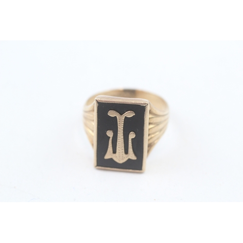 213 - 9ct gold antique onyx monogram signet ring (4.7g) Size  S