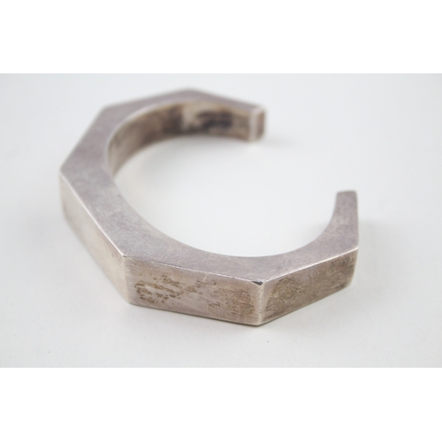 241 - Silver modernist hexagonal shaped bangle