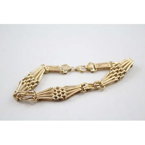 253 - Silver and 9ct gold bonded graduated gate bracelet