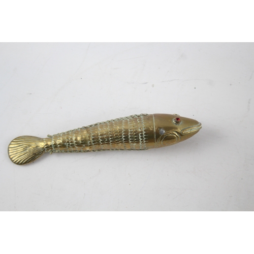 358 - Brass Articulated Fish Working Vintage Length: 20cm 136g