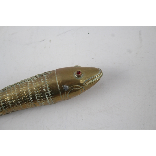 358 - Brass Articulated Fish Working Vintage Length: 20cm 136g