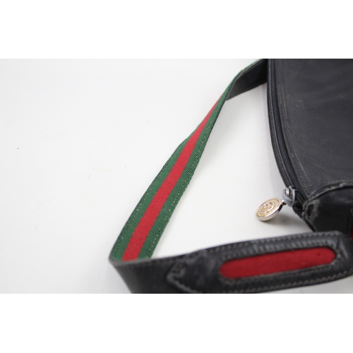 361 - Vintage Gucci Leather Cross Body Unisex Bag W/ Red & Green Stripe