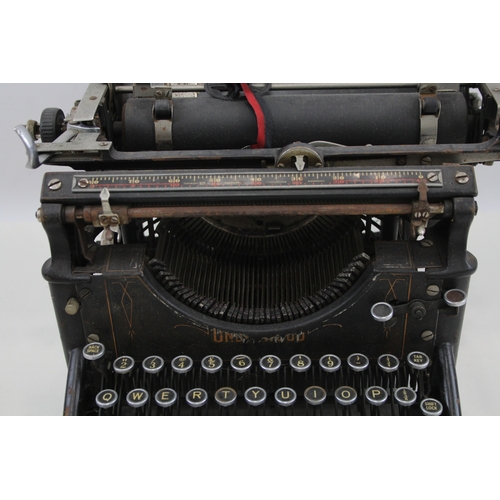 364 - Vintage 1930s Underwood Typewriter