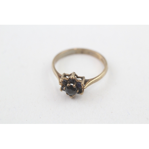 42 - 9ct gold sapphire floral cluster dress ring (2.3g) Size  O