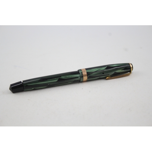 436 - Vintage PARKER Victory Green Stripe Fountain Pen w/ 14ct Gold Nib WRITING