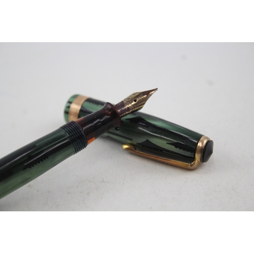 436 - Vintage PARKER Victory Green Stripe Fountain Pen w/ 14ct Gold Nib WRITING