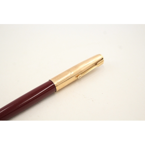 443 - 2 x Vintage PARKER 51 Burgundy Fountain Pens w/ 14ct Gold Nibs WRITING