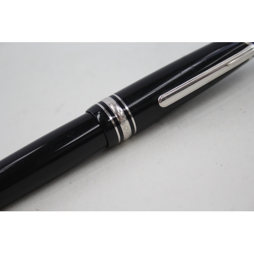 444 - Montblanc Meisterstuck Black Fountain Pen w/ 14ct White Gold Nib WRITING