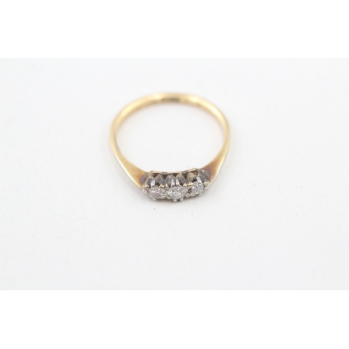 54 - 18ct gold vintage diamond trilogy dress ring (2.6g) Size  Q