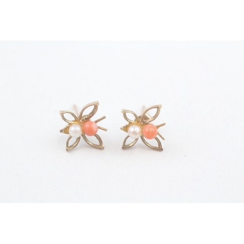 59 - 9ct gold vintage coral and cultured pearl stud earrings (1g)